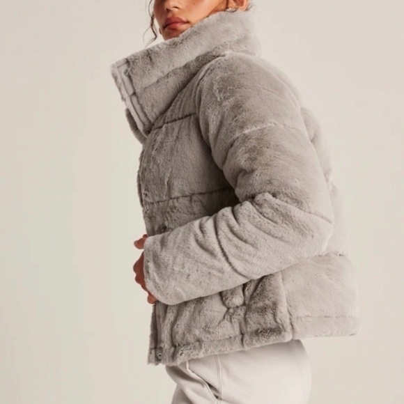 Abercrombie & Fitch Light Gray Teddy Jacket - Picture 4 of 8
